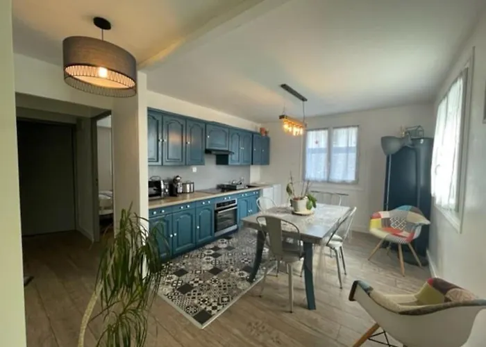 Апартаменты Bel Dans Cheminee /jardin Люс-Сен-Совёр