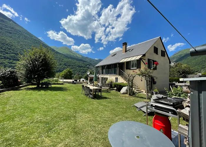 Bel Dans Cheminee /jardin * Люс-Сен-Совёр