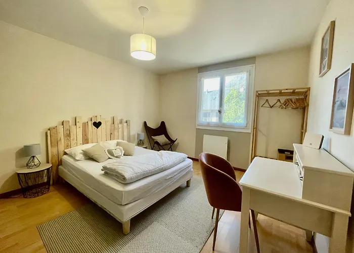 Апартаменты Bel Dans Cheminee /jardin *