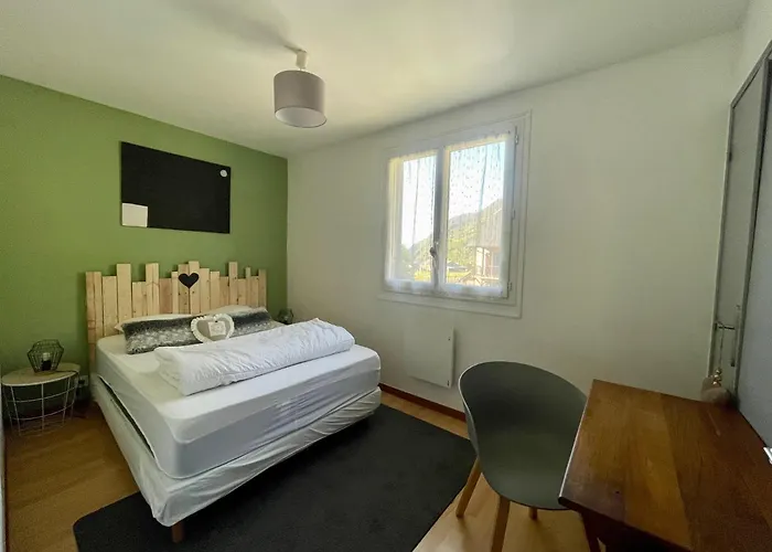 Bel Dans Cheminee /jardin Люс-Сен-Совёр