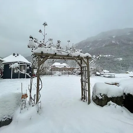 Bel Dans Cheminee /jardin شقة *